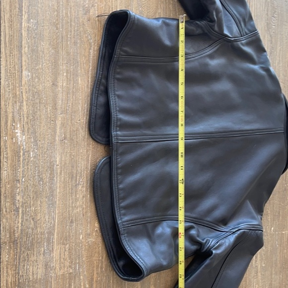 Leather jacket - Picture 9 of 10